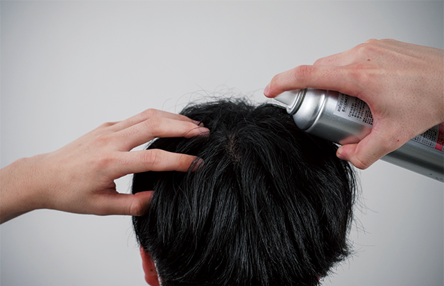 ①頭皮にスプレー